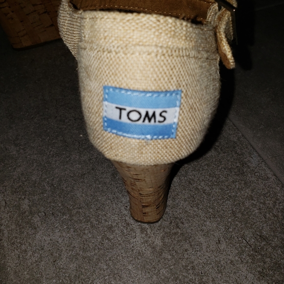 Toms Tan Wedges Size 6.5 - Picture 3 of 6